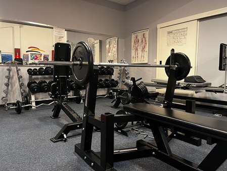 Trainingsbereich im Fitnessstudio